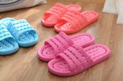 怎么洗掉塑料拖鞋上的頑固污漬？不用洗衣粉，只需用水變干凈！