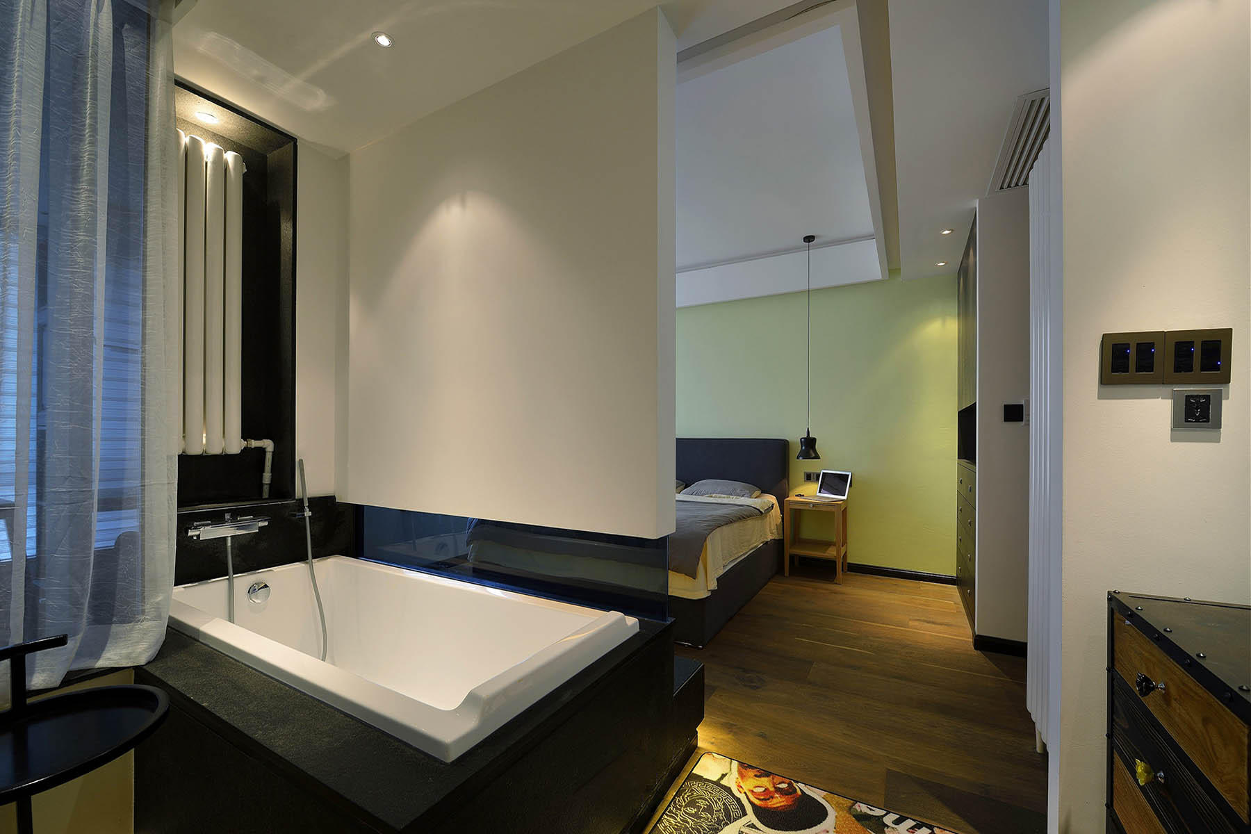 浴缸上的污漬怎么清潔？